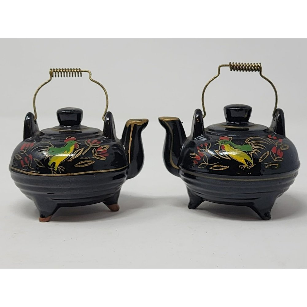 Vintage 60s Hand Painted Rooster Tea Pot Kettle Salt And Pepper Shakers‎